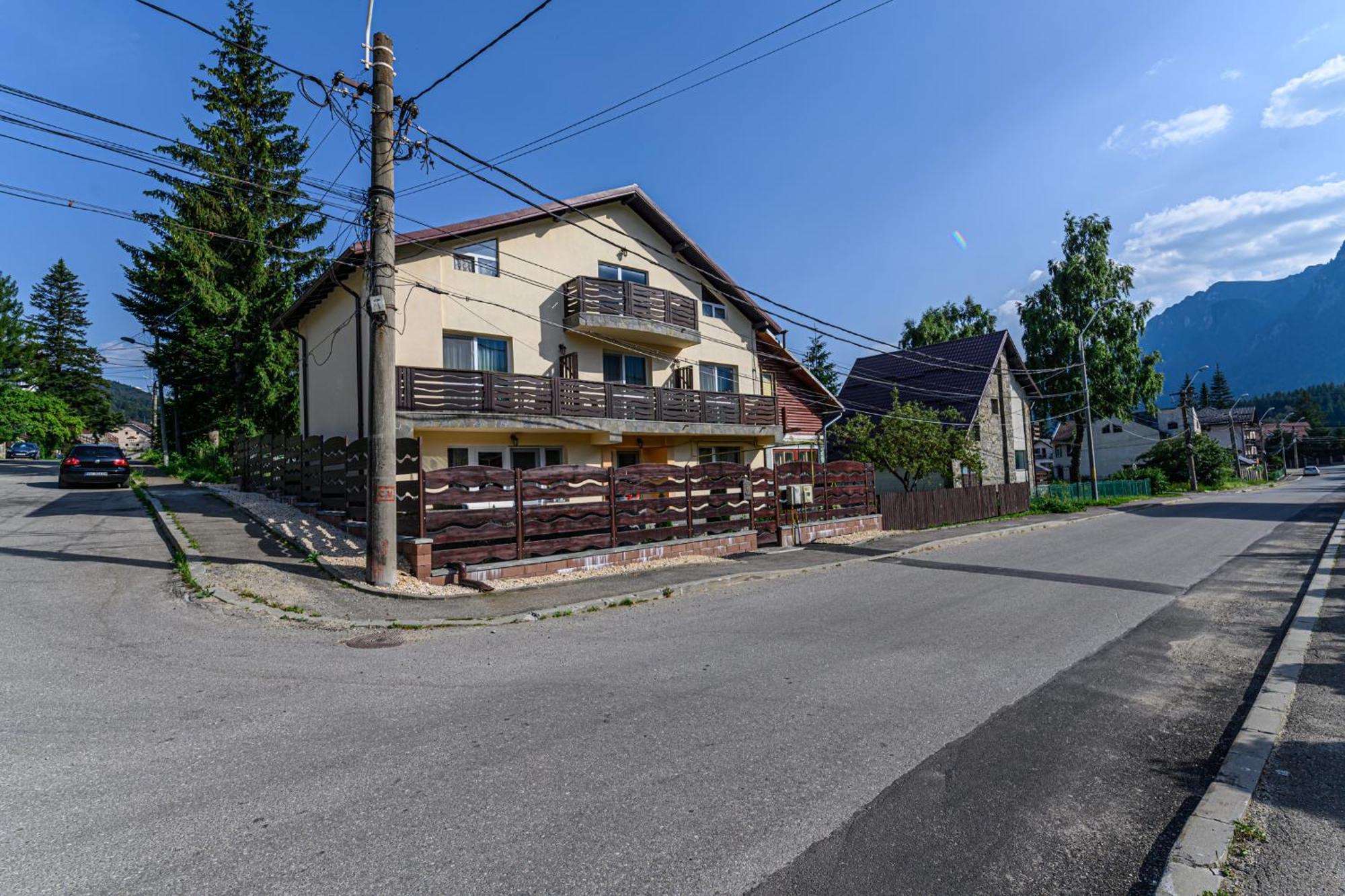 Hotel Casa Ramino Buşteni Exterior foto