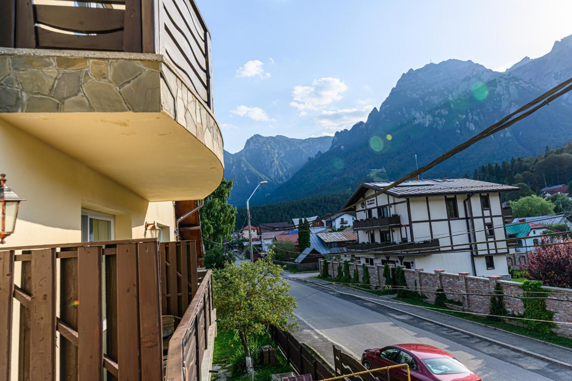 Hotel Casa Ramino Buşteni Exterior foto