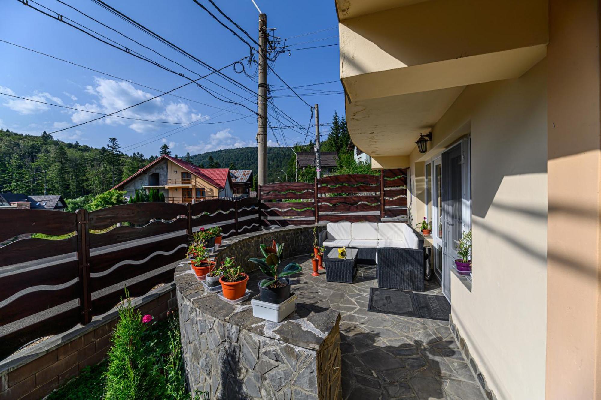Hotel Casa Ramino Buşteni Exterior foto